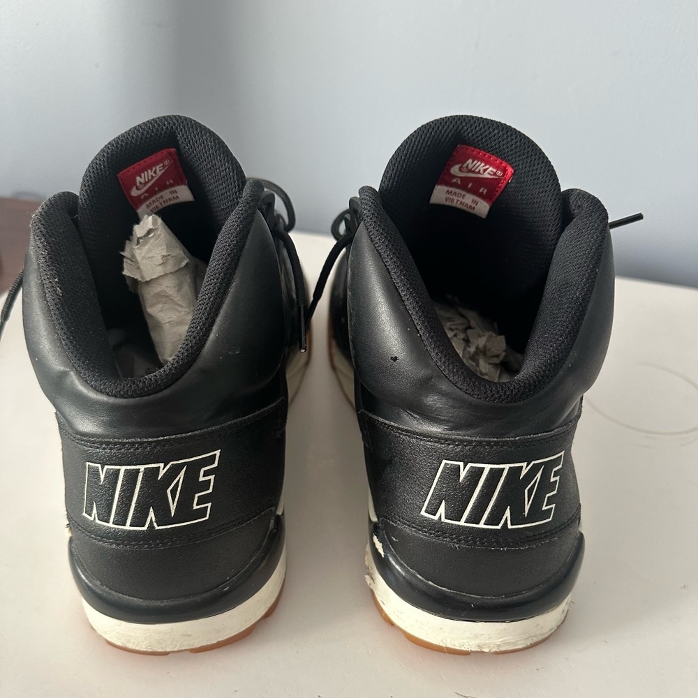 Men’s Nike athletic shoes…Super comfy, hardly worn